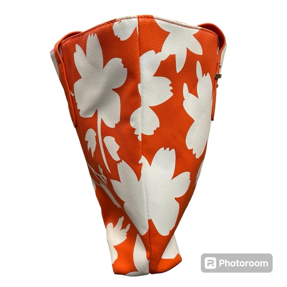 Kenneth Cole Reaction Shoulder Tote - Picture 5 of 11